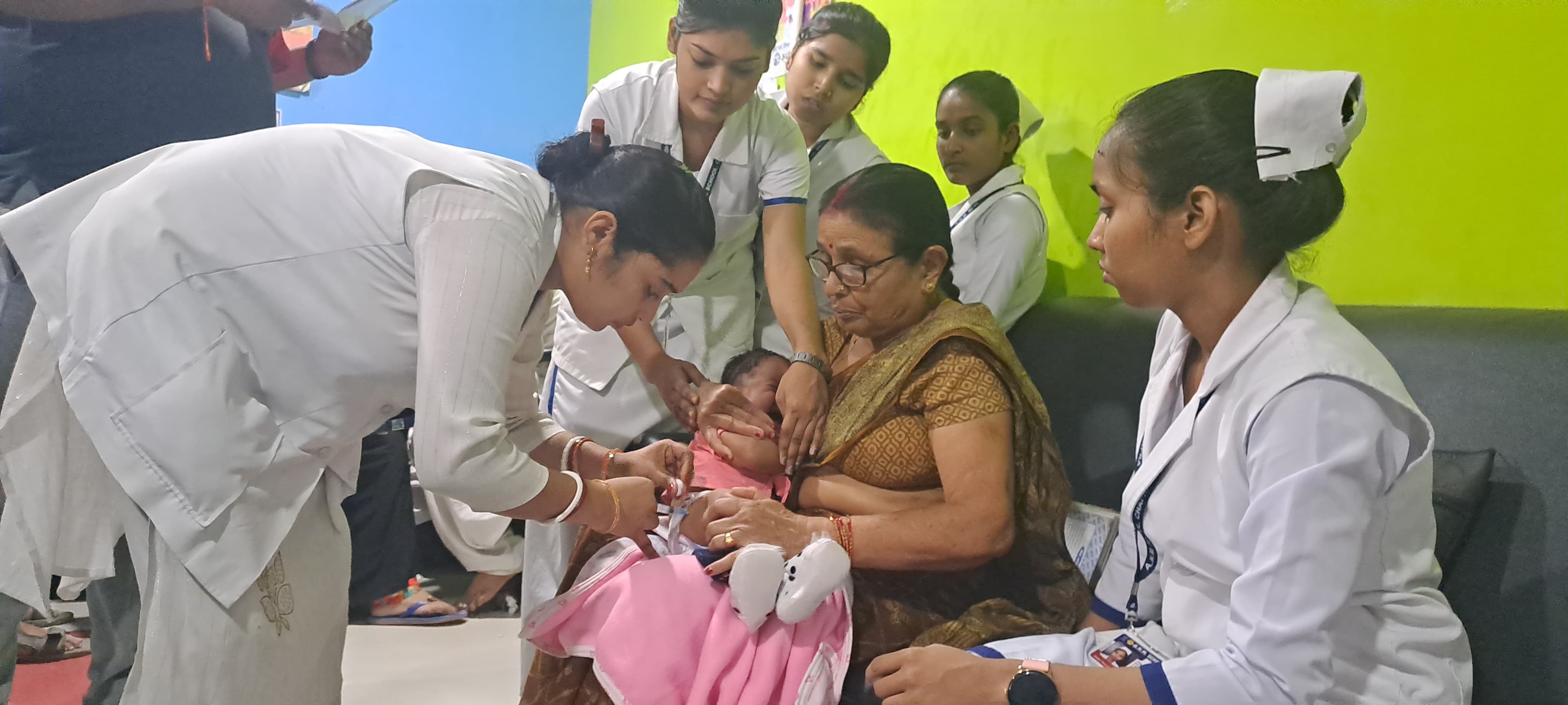 विश्व टीकाकरण सप्ताह - लक्ष्य के अनुरूप जिले में 89 प्रतिशत कराया गया संपूर्ण टीकाकरण।
