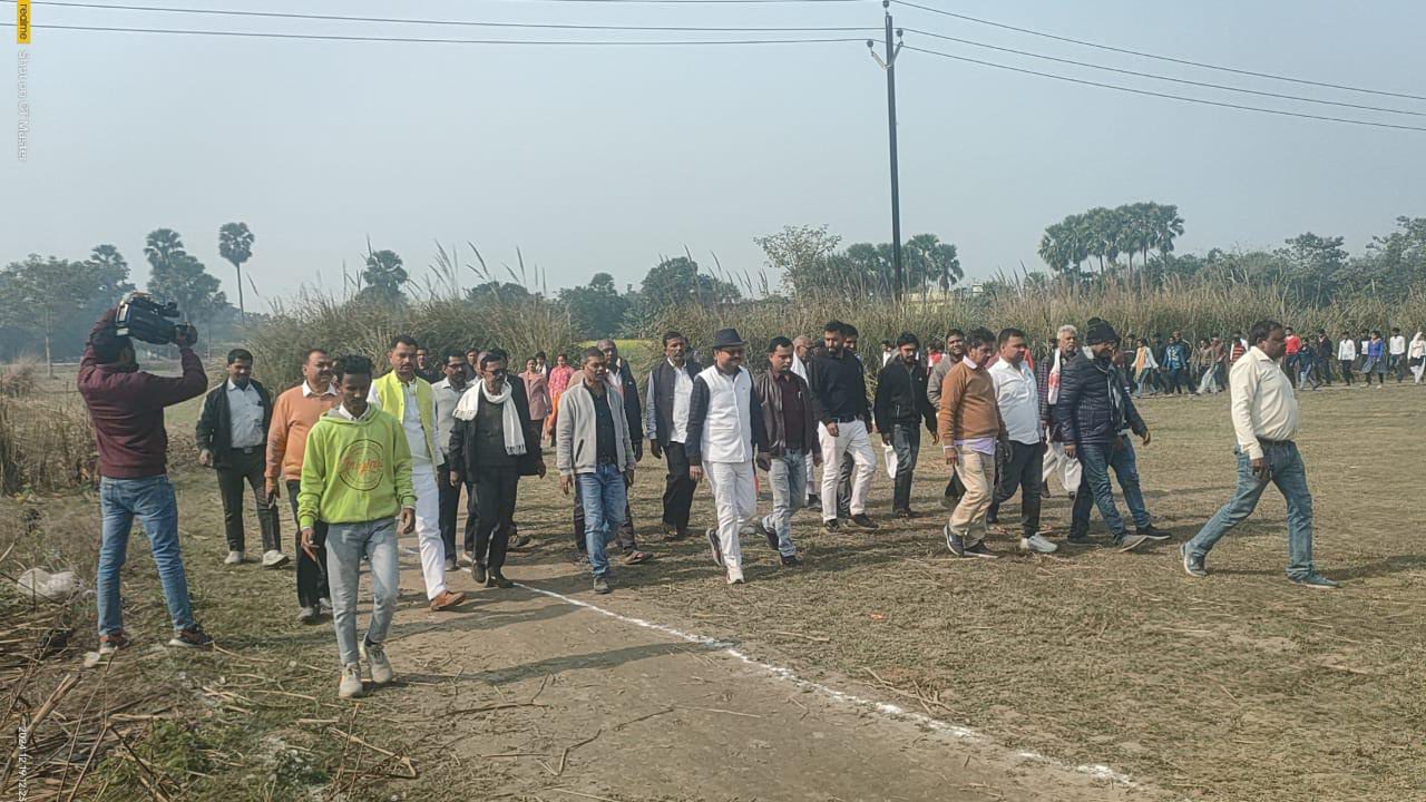 राजद की बैठक में संगठन मजबूती पर हुआ विमर्श, पंचायत अध्यक्ष सम्मानित।