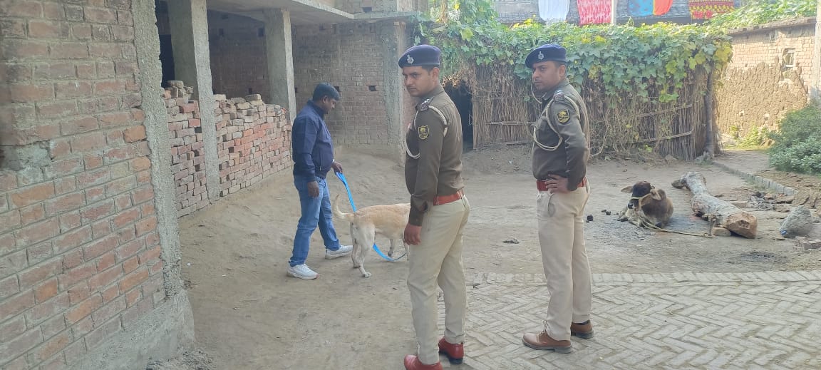 ख्वासपुर में गहने समेत दो लाख रूपये से ऊपर की चोरी पुलिस छानबीन मे जुटी।