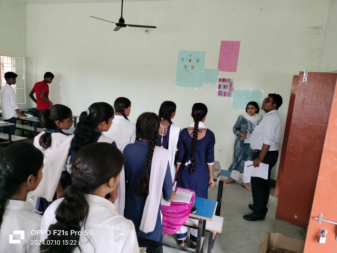 उप विकास आयुक्त, सारण,ने बनियापुर प्रखंड के विभिन्न विद्यालयों की जांच की गई।