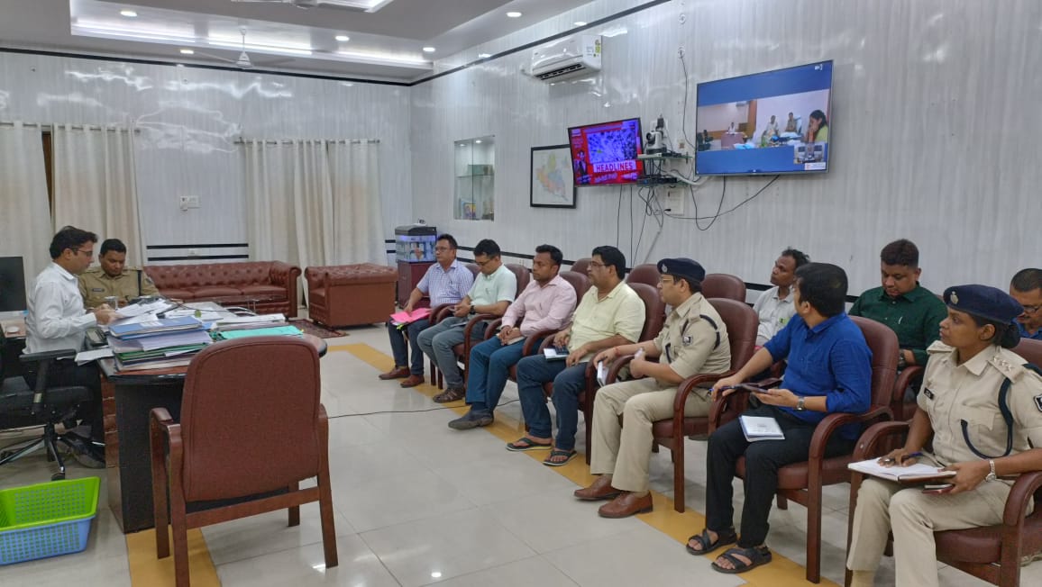 जिला में सुगम यातायात व्यवस्था को लेकर जिलाधिकारी एवं पुलिस अधीक्षक ने की बैठक।