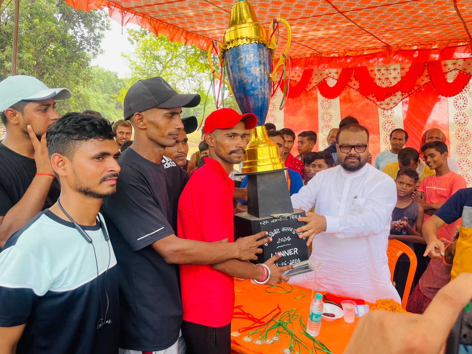बड़हरा खेल से मानसिक विकास के साथ आपसी भाईचारा बढ़ता है: उद्योगपति अजय सिंह