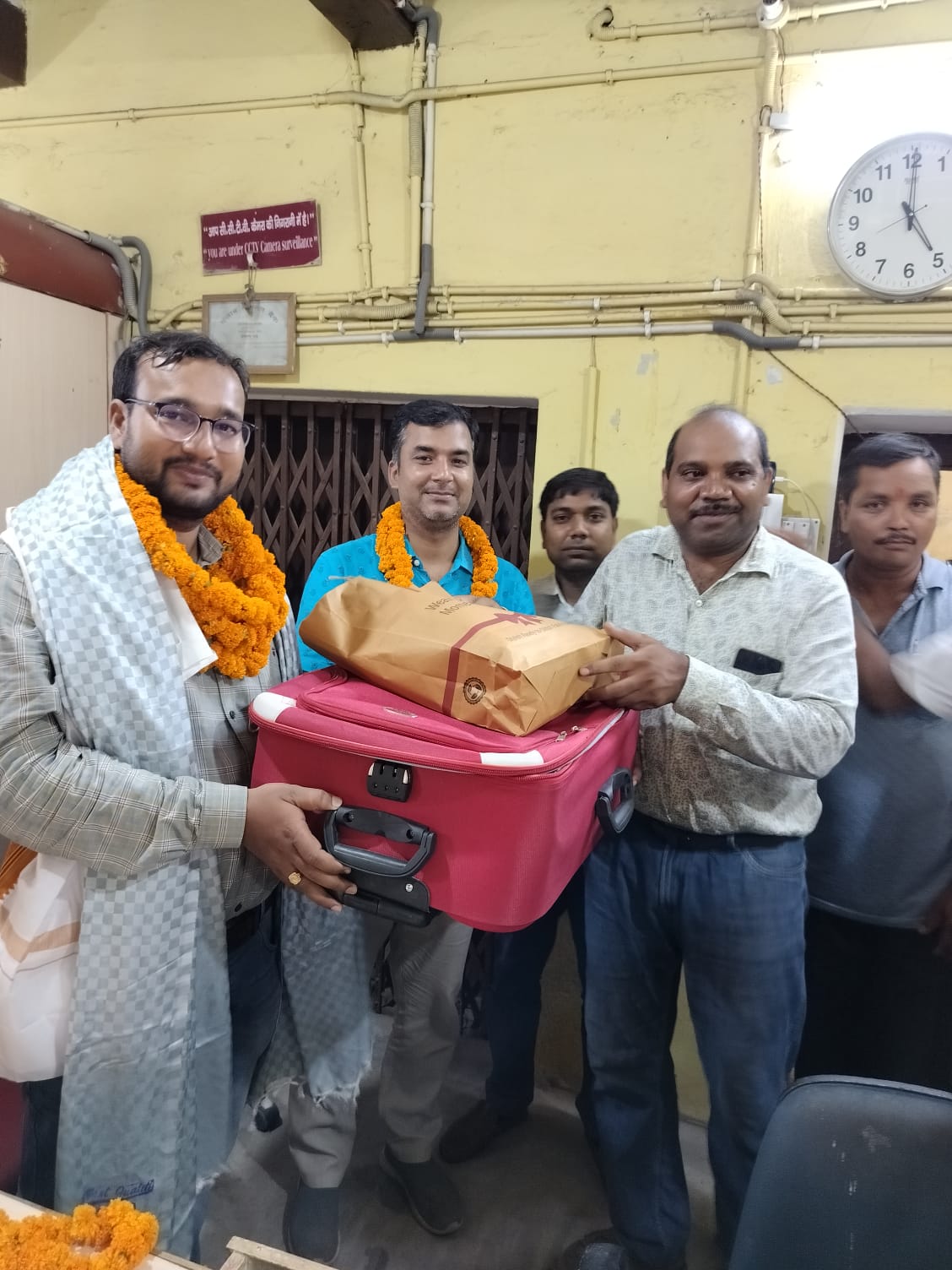 कोईलवर श्रीपालपुर पीएनबी ब्रांच मैनेजर का विदाई समारोह  आयोजित किया गया।