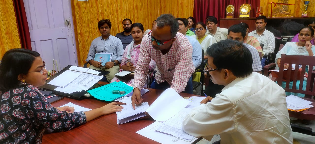 उप विकास आयुक्त, ने कुल 318 ग्राम पंचायतों में पंचायत सरकार भवनों किया समीक्षा।