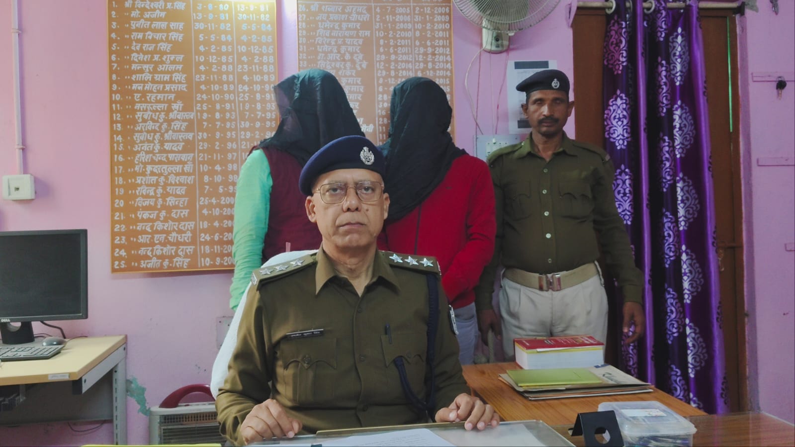 कोईलवर पीएनबी बैंक से जालसाज कर रूपये निकासी मामले में दो युवक गिरफ्तार जेल।