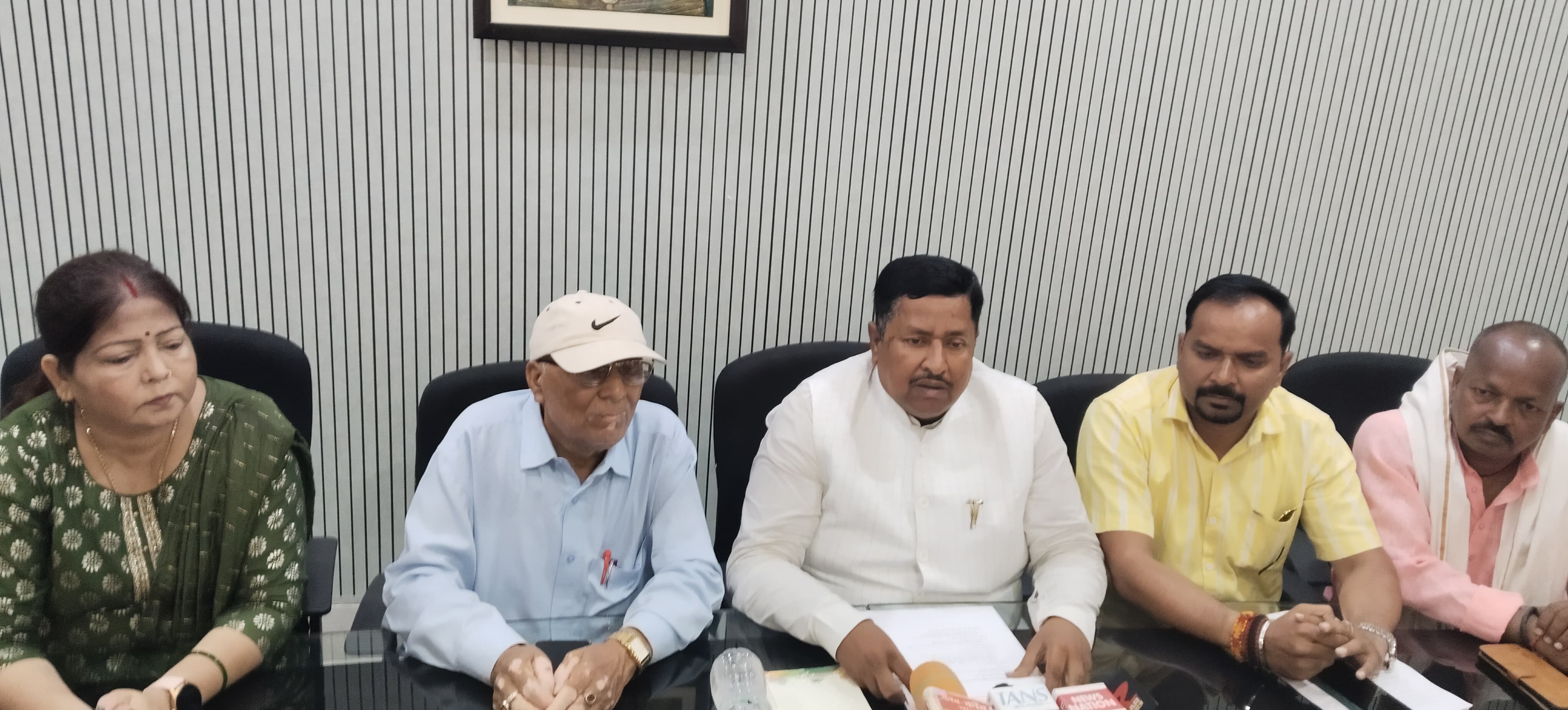 सामाजिक सुरक्षा पेंशन को ₹400 से बढ़कर 11 00 किया गया।