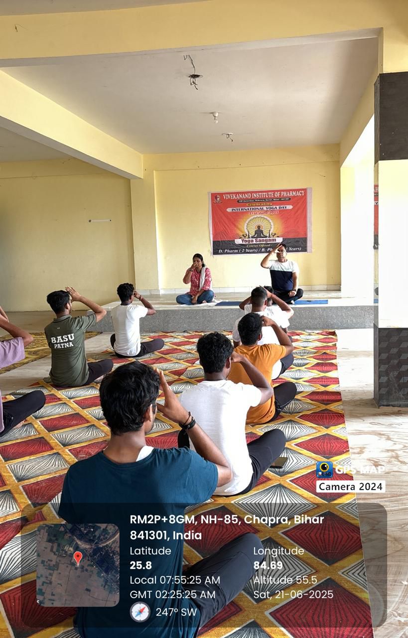 विवेकानंद VIP फार्मेसी कॉलेज में अंतरराष्ट्रीय योग दिवस के उपलक्ष्य में योग शिविर का हुआ आयोजन: