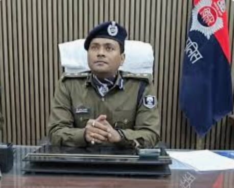 ट्रक से अवैध पैसा वसूली करने के आरोप में 02 पुलिसकर्मी सेवा से बर्खास्त।
