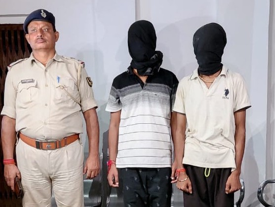 कोईलवर मे एससी एसटी एक्ट व गोलीबारी के मामले में तीन आरोपित गिरफ्तार जेल।