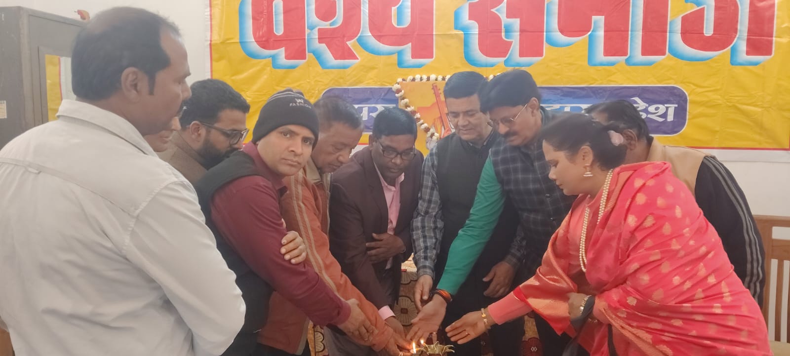 स्वर्णकार समाज के कुल गुरु संत शिरोमणि नरहरि जी महाराज की जयंती मनाई गई ।